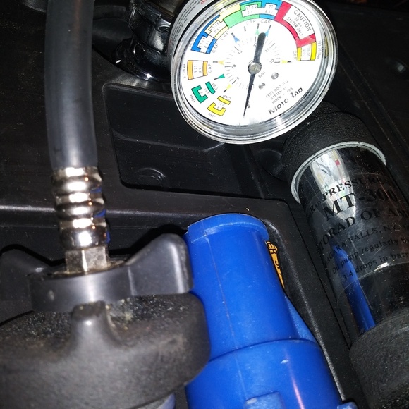 MotorRad Pressure Tester MT-300 - Picture 3 of 3